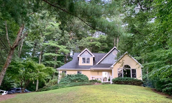 Hendersonville Casa | The Gathering Place 25 Minutes to Asheville