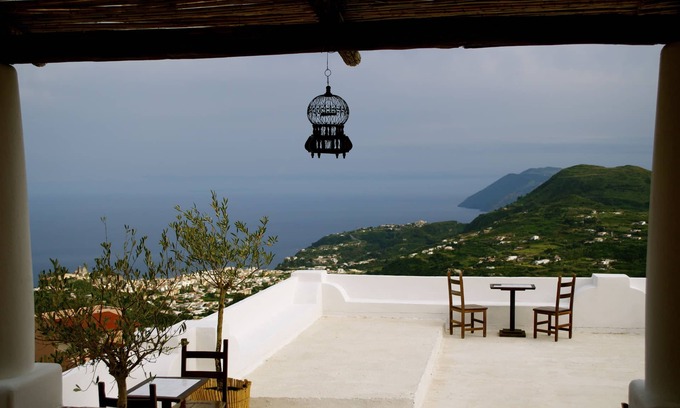 Pianoconte Apartamento | La casa panorámica Gelso en Villa Paradiso. Lipari