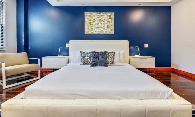 Chinatown Apartamento | The Gem - Stylish Penthouse With a Private Deck