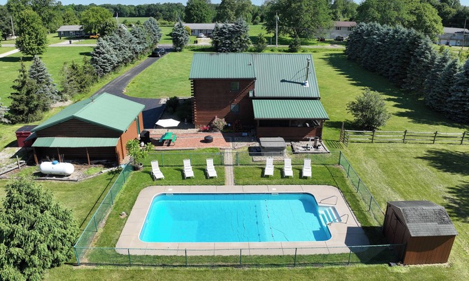 Hartville Cabina | The Generations Luxury Cabin Inground Pool Sleeps 21- ¡OFERTA ESPECIAL! $ 282!