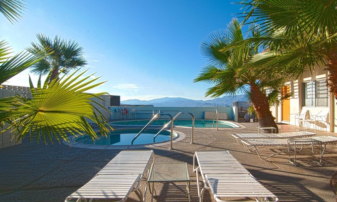 Desert Hot Springs Apartamento | The Getaway # 6: 2BR / 2 Bath, Pool, Niños / Mascotas bienvenidas
