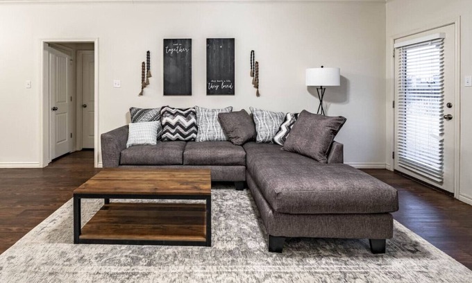 North by Northwest Casa | The Getaway - 4BR/2BA - Sleeps 9