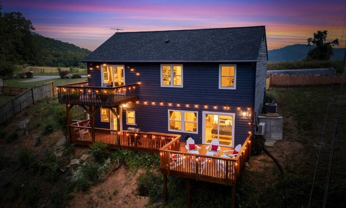 Burnt Chimney Casa | The Getaway Lodge near Roanoke/Bedford/Lynchburg