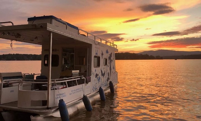 Nebo Alquiler De Eote | The Gigi - A Mermaid Houseboat on Lake James