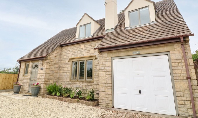 Painswick Casa | THE GLEBE, family friendly, with open fire in Painswick