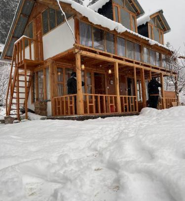 Kullu Casa | The Glenford House