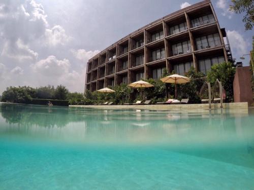 Kanchanaburi Hotel | The Glory River Kwai Hotel