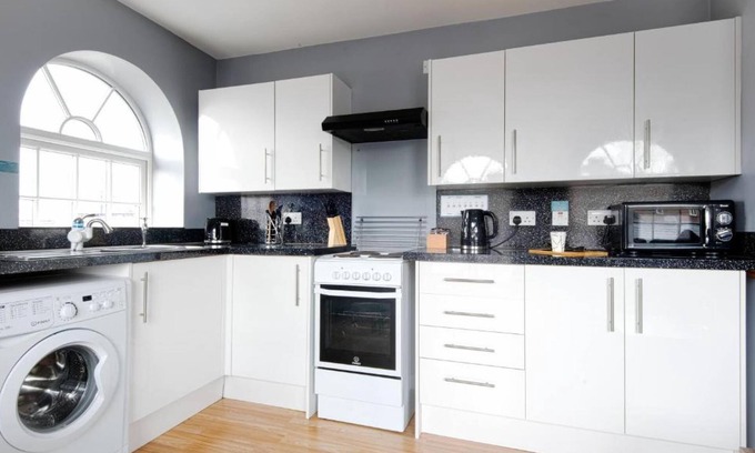 Wrexham Apartamento | The Glyndwr - Berwyn House - Central Wrexham - Sleeps Up To 6