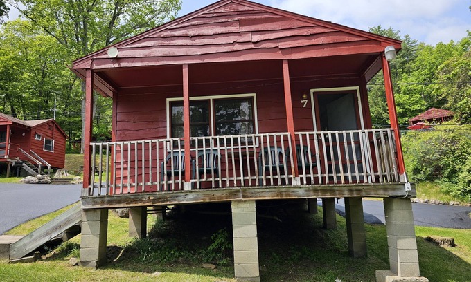 Lake George Cabina | The Gold Eagle Cabin 7