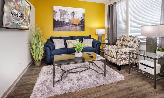 Linthicum Heights Apartamento | The Golden City, Gym - Pool - Fast Internet - Fully Stocked - BWI - New Listing