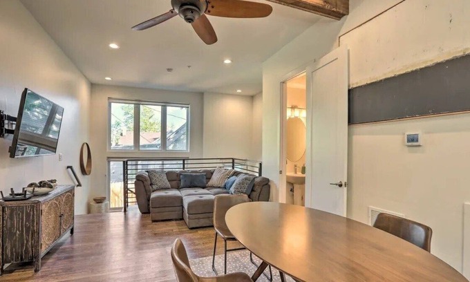 Golden Apartamento | The Golden Star - 2 bed with private roof deck