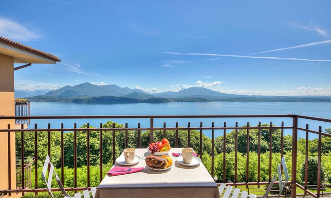 Carcioni Apartamento | The Golden View, Belgirate, Italy