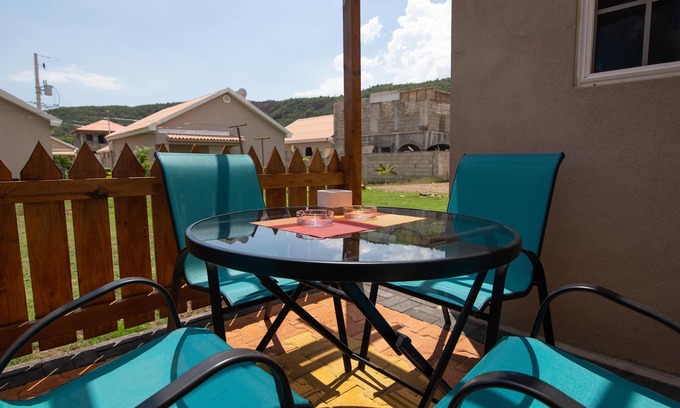 Kingston Casa | The Golf Oasis II