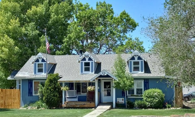 Henrieville Casa | The Goulding Cottage and farm - 4 beds, 3 baths