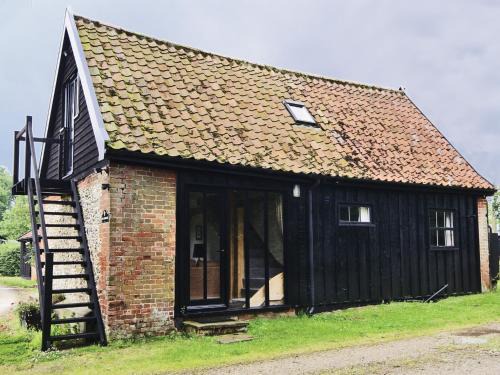 Woodbridge Casa | The Granary - E3669