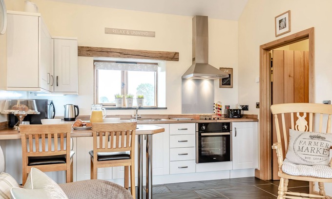 Kingswood Cabaña | The Granary