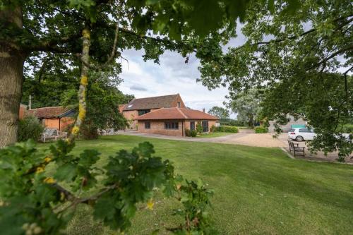 Foxley Casa | The Granary - Wood Farm Barn. Luxury Barn with wonderful countryside views