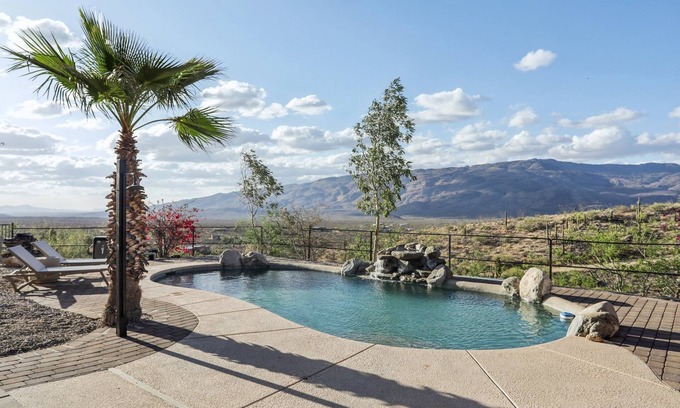 Vail Casa | The Grand Horizon; off-grid AZ estate home with sparkling pool