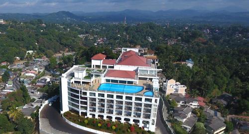 Kandy Hotel | The Grand Kandyan