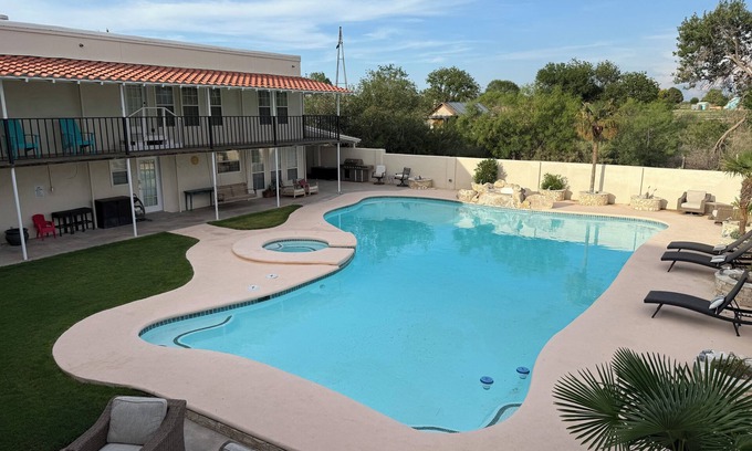 Marathon Casa | The Grand Oasis!! Entire Home w/ Resort-Style Pool, Hot Tub & Garden Vibes