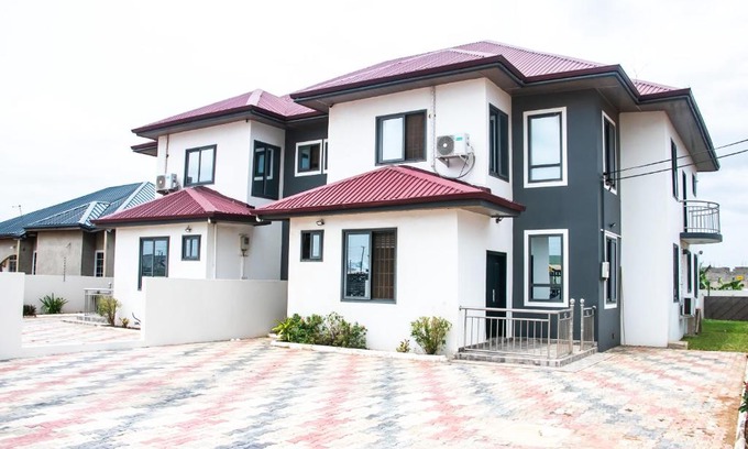 Nungua Hotel | THE GRANGE HOTEL GHANA