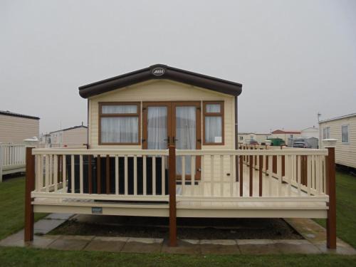 Ingoldmells Casa | The Grange Ingoldmells: Elan 6 berth, Central Heated, Wrap Around Decking