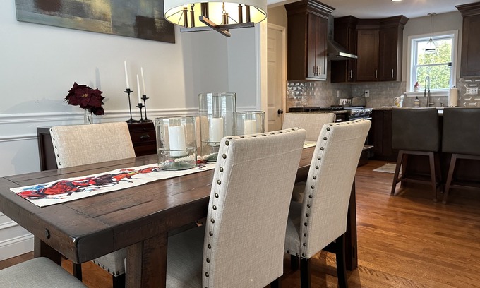 Saratoga Springs Casa | The Gray Horse. Cozy and inviting home in the center of everything Saratoga!