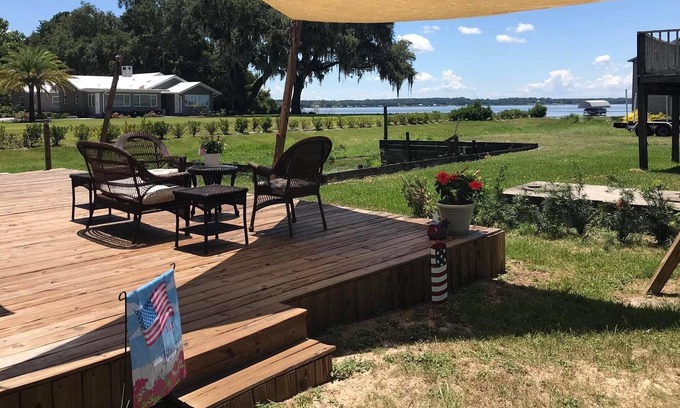 Candler Casa | The Gray House at Lake Weir