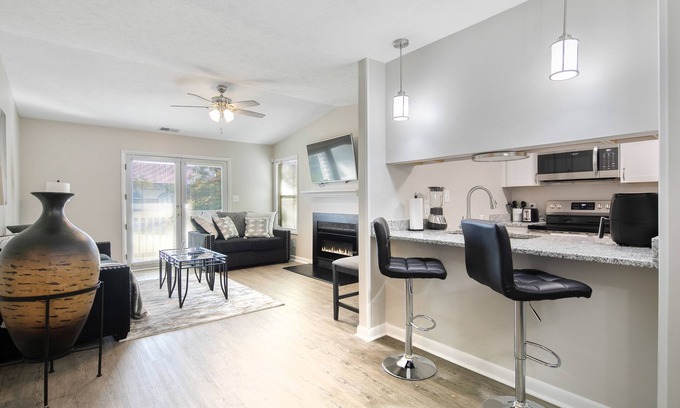 Westover Apartamento | The Gray Retreat - Luxury Condo