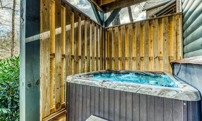 Gatlinburg Casa | The Great Dogwood Manor
