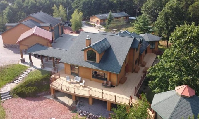Wisconsin Dells Casa | The Great Escape - Private Resort by Patriot Prop.