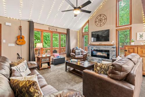 Albrightsville Casa | The Great Escape by AvantStay Game Room Hot Tub