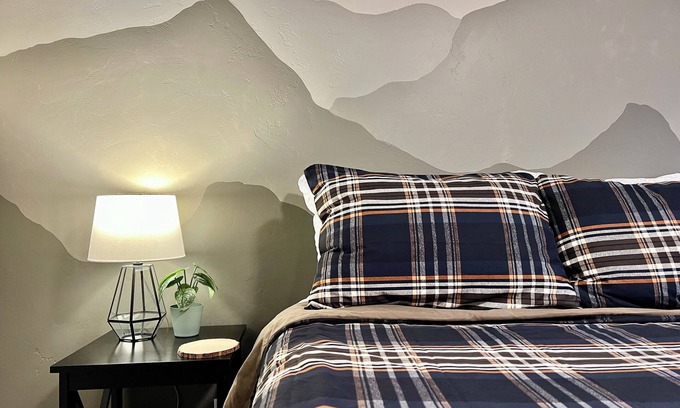Twin Falls Casa | The Great Indoors! King, Twins, Tent & S'mores!