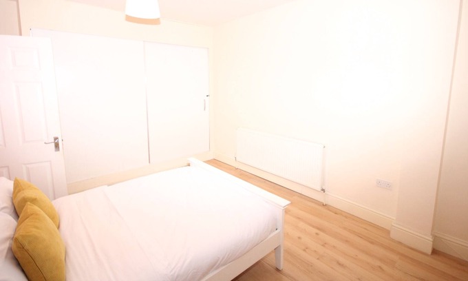 Heston Central Apartamento | The Great Western House