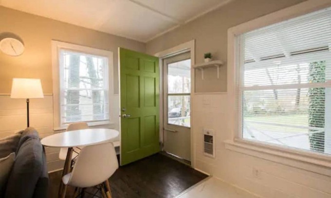 Hendersonville Apartamento | The Green Door Cottage