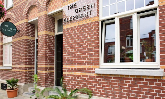 Wyck Hostal | The Green Elephant Hostel & Spa