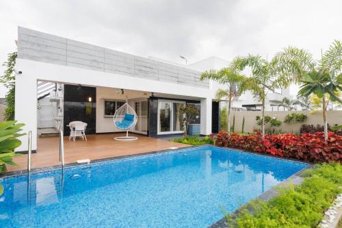 Hosur Apartamento | The Green Haven by StayJade2BHKACPoolLawn