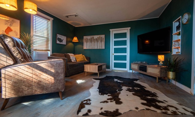 Fort Klamath Casa | The Green House - Minutes from the Entrance to Crater Lake National Park