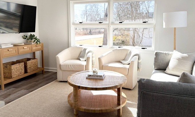 Town of Southold Town Cabaña | The Greenport Beach Cottage: 3 Min Walk to Beach, 1 mile to Town