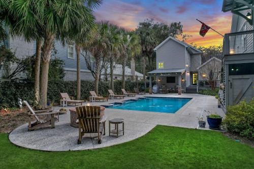 King City Casa | The Grey Pearl - Swimming Pool Premier Location