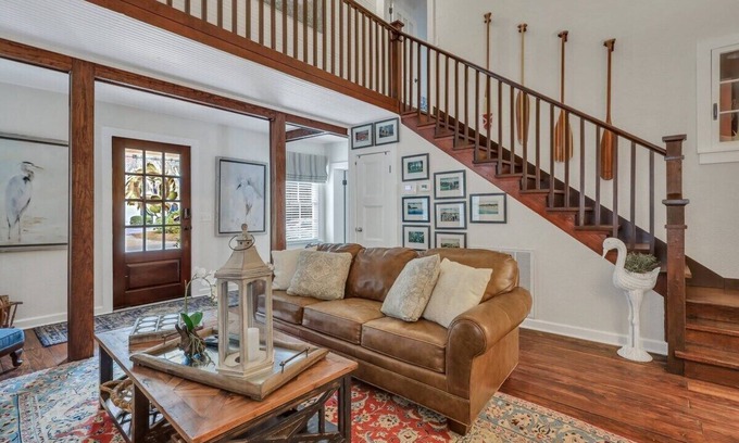 King City Casa | The Grey Pearl - Swimming Pool, Premier Location!