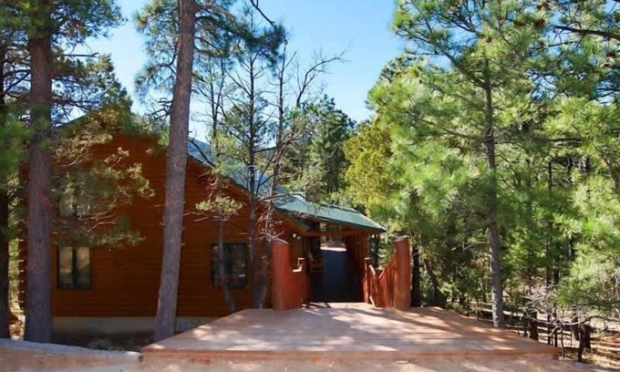 Alto Cabina | The Grizz - Cosy Cabins Real Estate, LLC.
