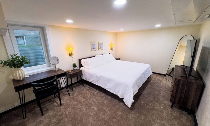 Sunnyside Apartamento | The Grove at Clay House - Charming 1BR Apartment in Denver's Sunnyside