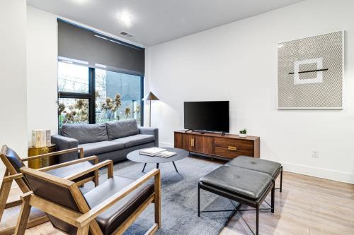 Music Row Apartamento | The Grove by AvantStay Stylish Group Stay with Private Bathrooms