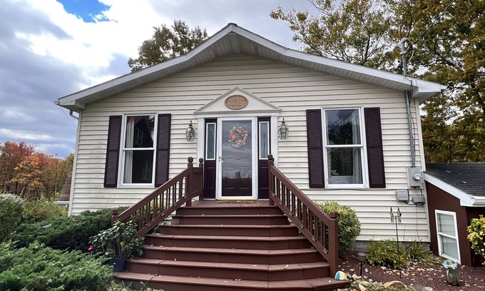 Bowers Cabaña | The Guest Cottage at Dryville
