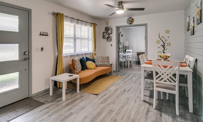 Newcastle Casa | The Guest House - Where Fresh Bread Awaits You!