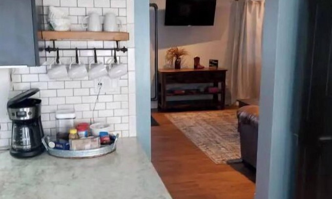 Stapleton Casa | THE GUEST HOUSE with hot tub