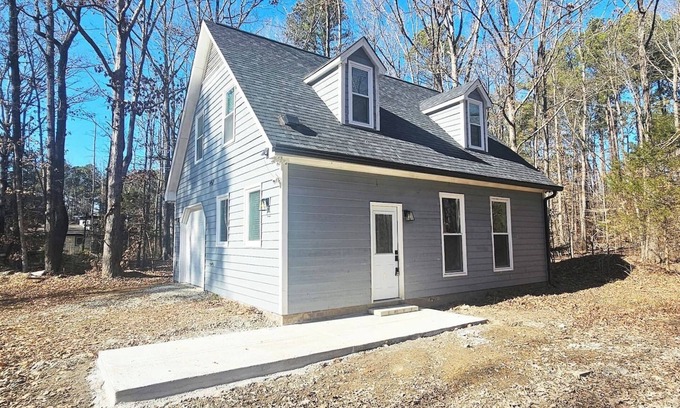 McCain Casa | The Guesthouse @ Pine Forest Hideaway - (Near UNC)