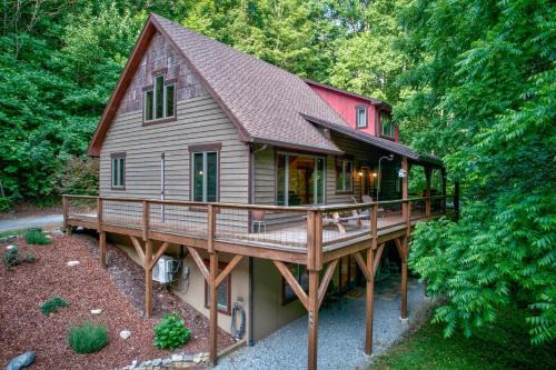 Sugar Grove Casa | The Guf