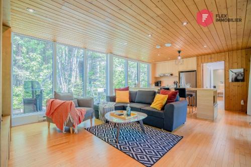 Pont-Rouge Casa | The HALO/SPA Sauna Pool Billiards Hiking/25 min from Quebec